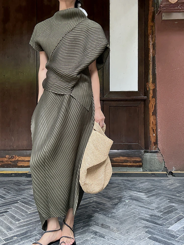 YUDX Miyake Pleats 2025 Autumn New Women's Set, Irregularly Cut Lapel Top, Loose Skirt, Long Skirt, Two-piece Set - Image 2